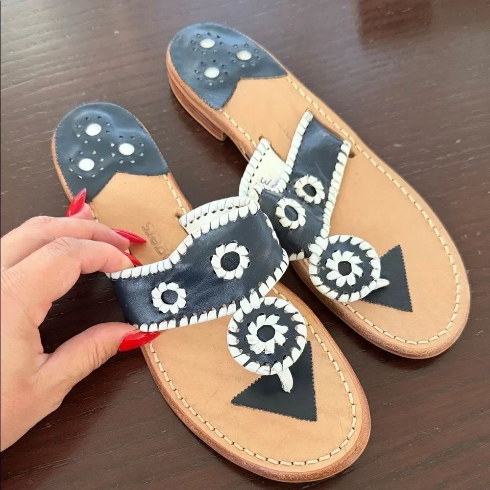 New jack Robert’s Stylish Black and White Women's Sandals 8